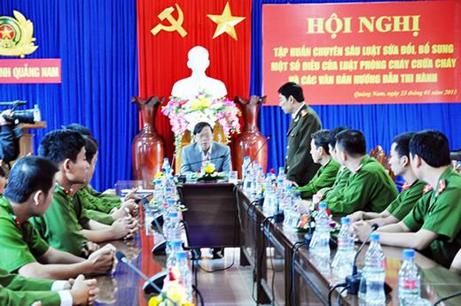 Thưởng nóng lực lượng khám phá vụ án người phụ nữ neo đơn bị sát hại